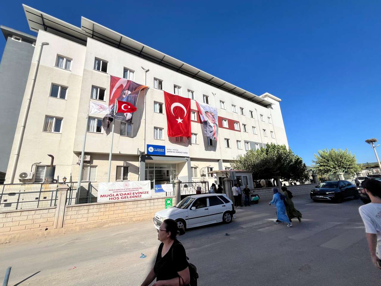 Kötekli’de Üniversite Hareketliliği: Yurtların Önünde Yoğunluk Oluştu 4